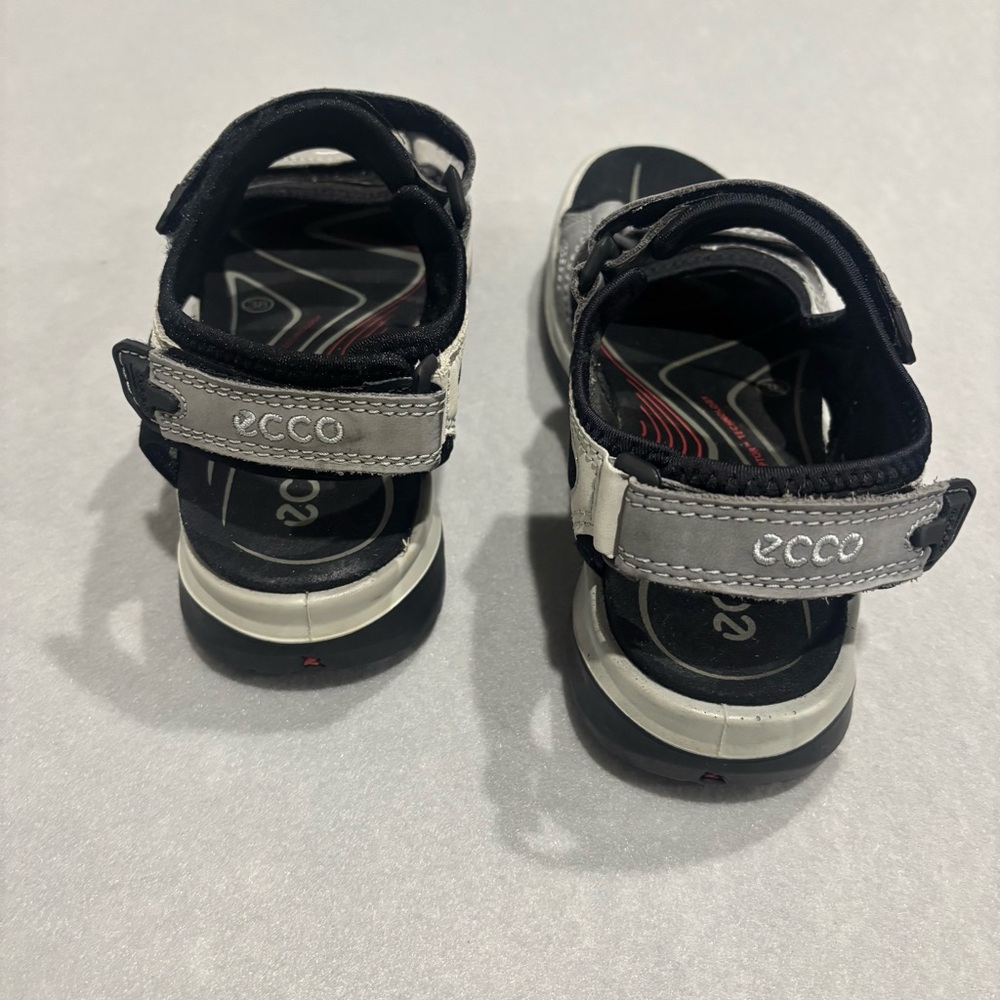 Ecco Gray and Black Sandals with Contoured Footbed.  Great condition! - Picture 4 of 8